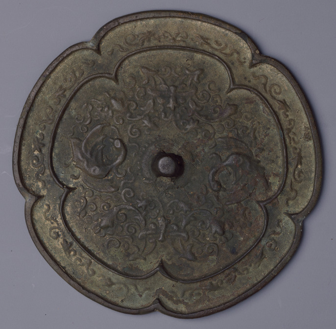 朝鮮の鏡　方鏡（朝鮮・高麗） 朝鮮の鏡 方鏡（朝鮮・高麗） 瑞華飛鳥方鏡 - 京都国立博物館 館