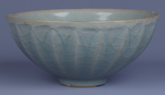 青磁蓮弁文碗 | Cultural Japan