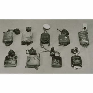 千歳蒔絵螺鈿印籠