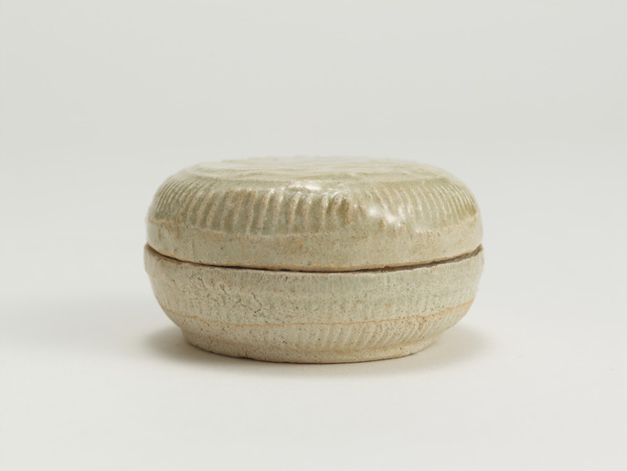 南宋青磁 牡丹と唐草文 蓋物 【公式通販】