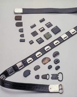 腰帯(レプリカ)と帯金具