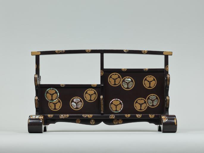 A 葵蒔絵手拭き掛け 江戸時代中期 漆器 蒔絵 木工 - 工芸品