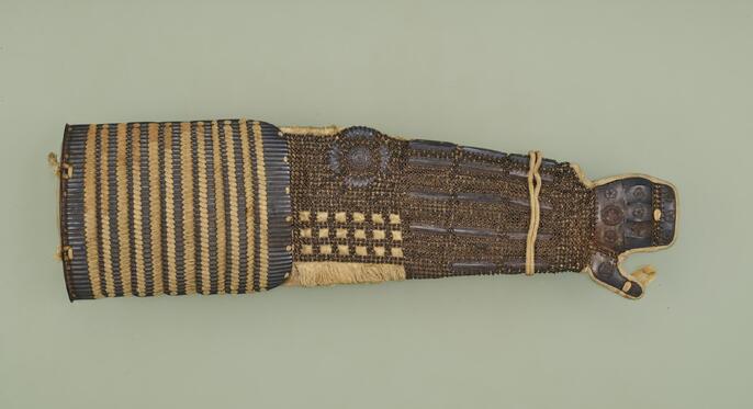 堤達男作 ライオン楯 ColBase