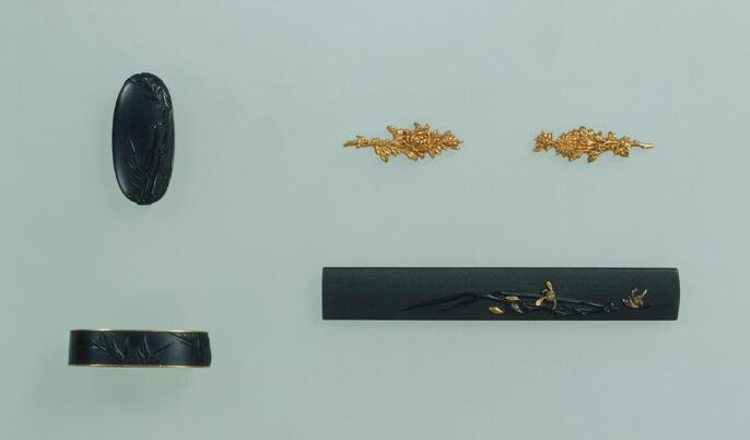 軍刀 素銅地石目 猪目透 刀装具四点 未使用 軍刀 素銅地 刀装具四点 未