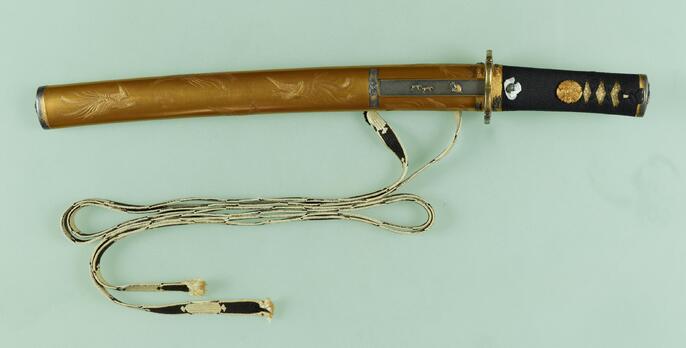 K1？　本鼈甲　透彫鯉帯留　9g 東Y7-0916⭐︎2F K1？ 本鼈甲 透彫鯉帯留 9g 東Y7-0916⭐︎2F - メルカリ