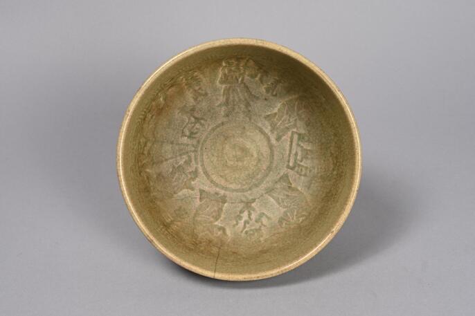 中国明時代　七官青磁　茶碗　人形手　トヒコ　東さ6-0129① 中国明時代 七官青磁 茶碗 人形手 トヒコ 東さ6-0129①