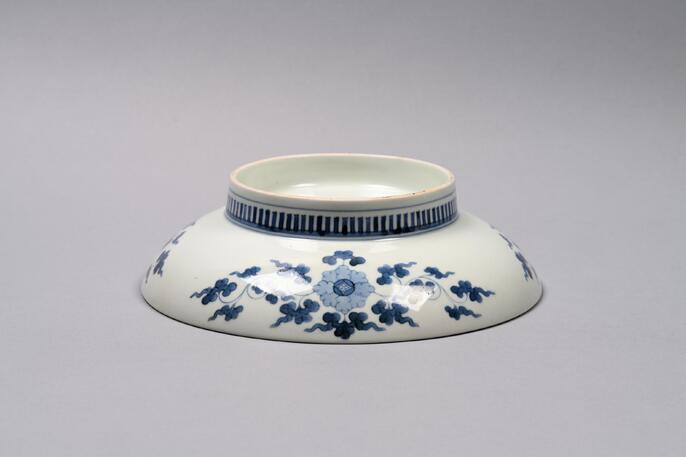 古伊万里　毘沙門亀甲紋に楼閣山水の図　猪口 のぞき　C371AS-fbua 古伊万里 毘沙門亀甲紋に楼閣山水の図 猪口 のぞき C371AS-fbua