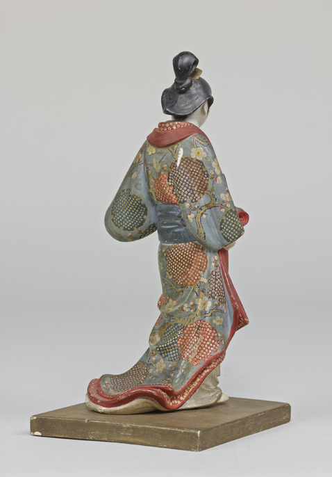 時代提げ物 人物根付 天然素材 在銘【髪を梳く瓜実顔美人】高3.7cm 重22ｇ ColBase