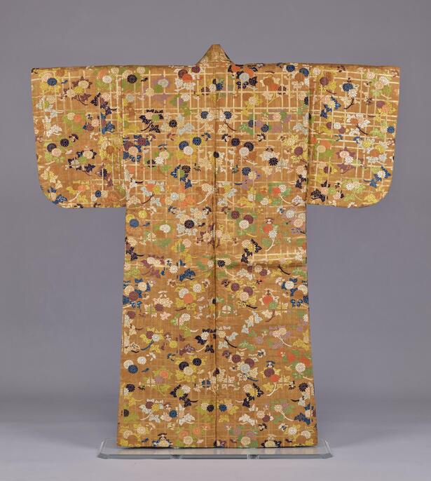 作家物浮かび上がる菊模様唐織の袋帯