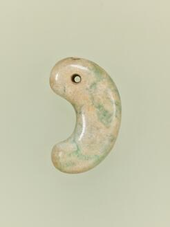 Comma-Shaped Bead (Magatama)
