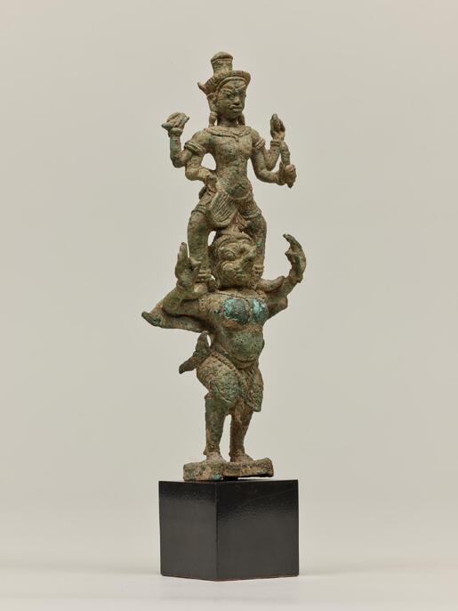 古銅ヴィシュヌ像寺院の石油ランプ土台付き 古銅ヴィシュヌ像寺院の石油ランプ土台付き 古銅ヴィシュヌ像寺院の