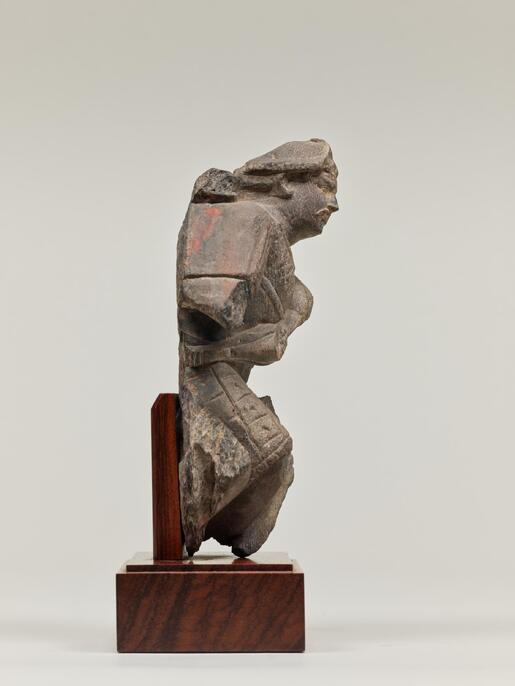 インドネシア　チモール製の木彫りの戦士 インドネシア チモール製の木彫りの戦士