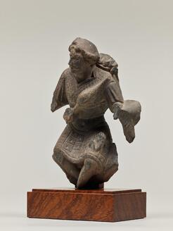 インドネシア　チモール製の木彫りの戦士 インドネシア チモール製の木彫りの戦士