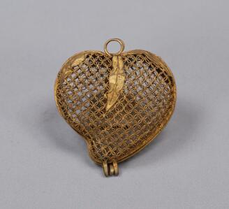 Perfume Pouch Container