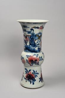 青花釉裏紅人物図尊形瓶