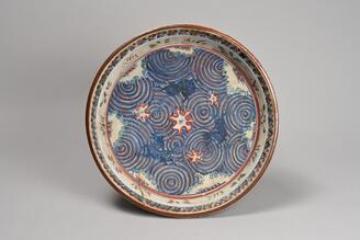 五彩馬文三足盤