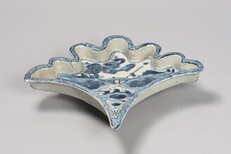 Dish, Kosometsuke type, Ginkgo shape, Designs in underglaze blue