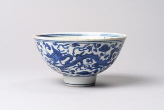 青花龍文碗