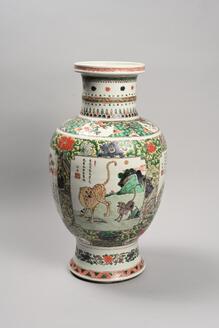 五彩四霊図瓶