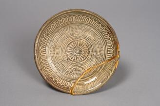 粉青印花連珠文皿