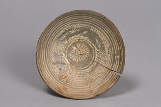 粉青印花雨点文碗