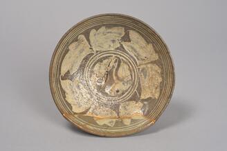 粉青象嵌牡丹文碗