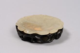 青玉蓮葉形筆舔