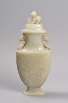 花卉彫白玉扁瓶