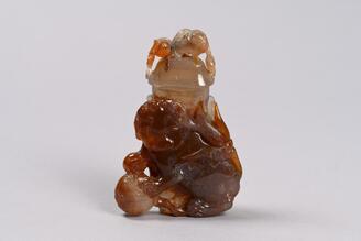 獅子彫瑪瑙瓶