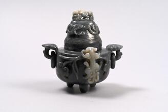 螭彫墨玉香炉