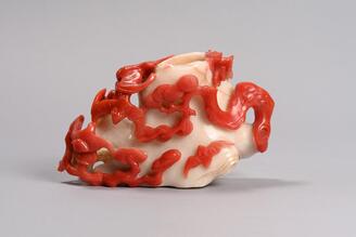 蝙蝠彫瑪瑙花挿