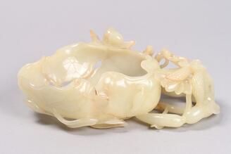 白玉蓮花彫筆洗