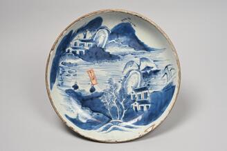 青花山水図皿