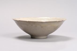 Lobed Bowl with a Flower
