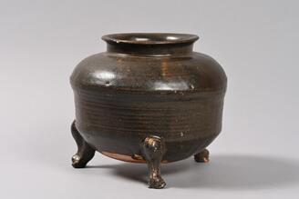 Jar with Three Legs, Black glaze