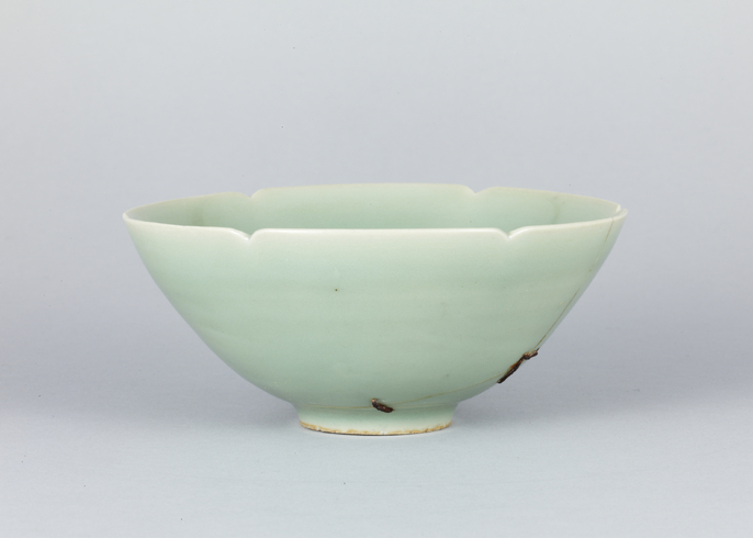 中華民国時代から輸入緑色の花模様の陶器茶碗 中華民国時代から輸入緑色の花模様の陶器茶碗