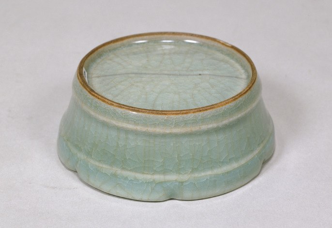 華南三彩龍文小判形合子 Kyoto National Museum KNM Collection Database
