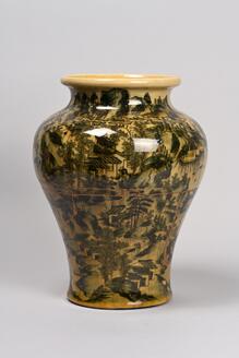 黄釉青花山水図瓶