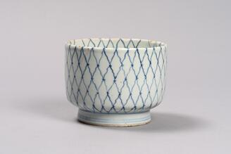 青花網目魚文碗