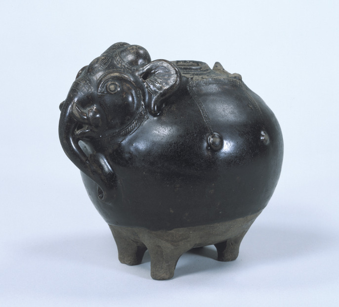 黒褐釉象形容器 | Cultural Japan