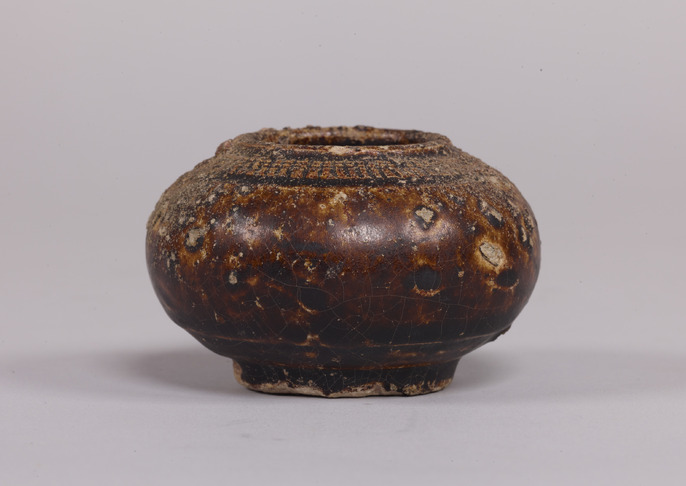 コレクター収集　タイ　コーノイ窯　渇釉　象形灯火器造形物　15～16世紀 ColBase