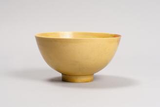黄釉碗