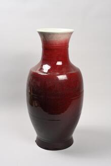 紅釉瓶