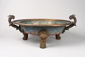 銅胎七宝唐草文螭耳盤