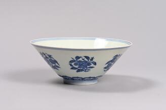 青花団花文鉢