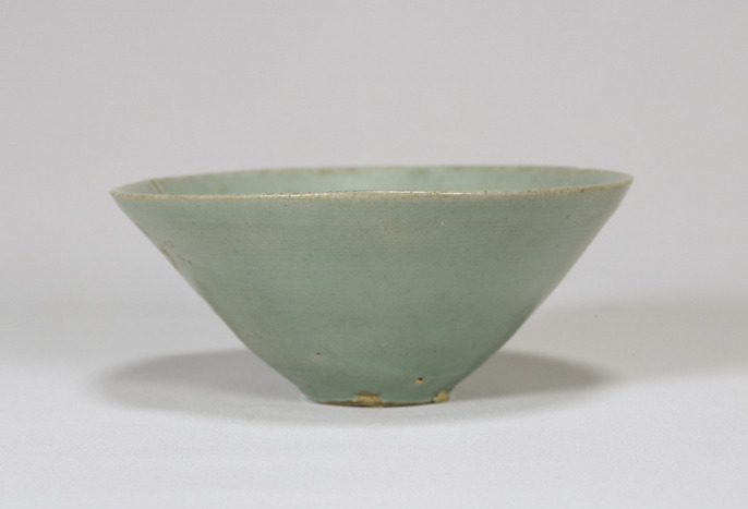 古代　高麗青磁　茶碗　直径16.7㎝　東Y6-0515② 古代 高麗青磁 茶碗 直径16.7㎝ 東Y6-0515② 古代 高麗青磁 茶碗