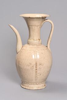 Lobed Ewer, White porcelain