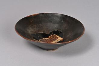 Bowl, Black glaze with leaf design