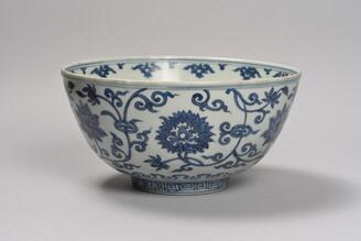 青花唐草文鉢