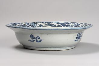 青花龍図大鉢